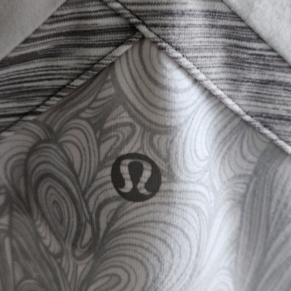 Lululemon sport t-shirt - Picture 5 of 5